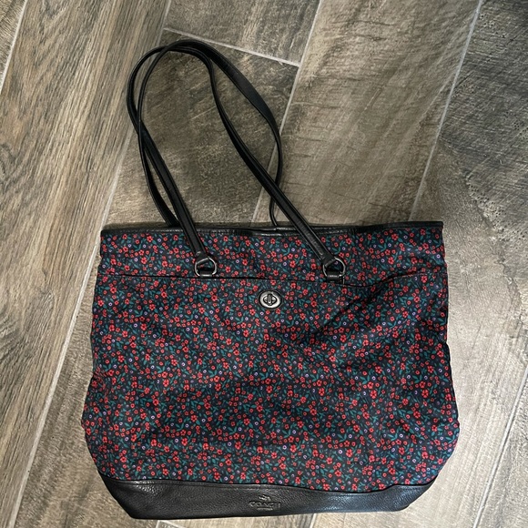 Coach Handbags - Auth Coach Ranch Floral Print Nylon Tote